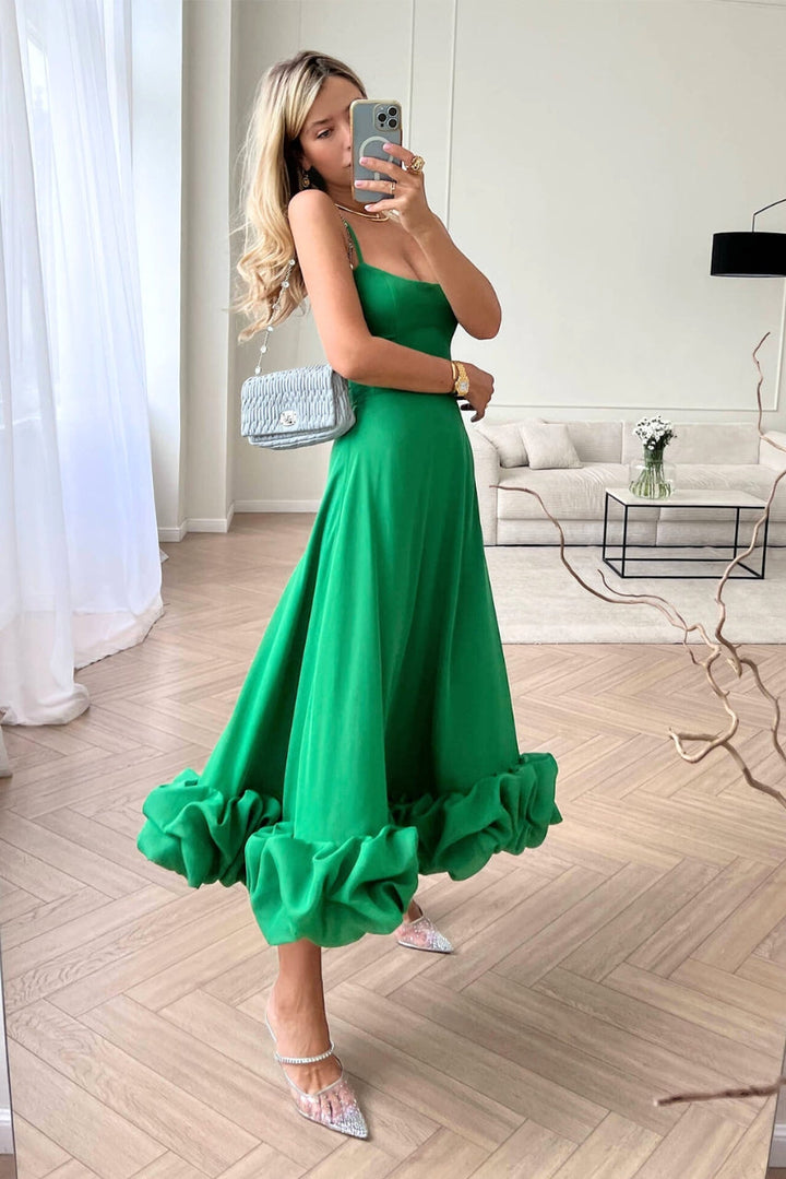 Elegancka sukienka z motywem zwierzęcym