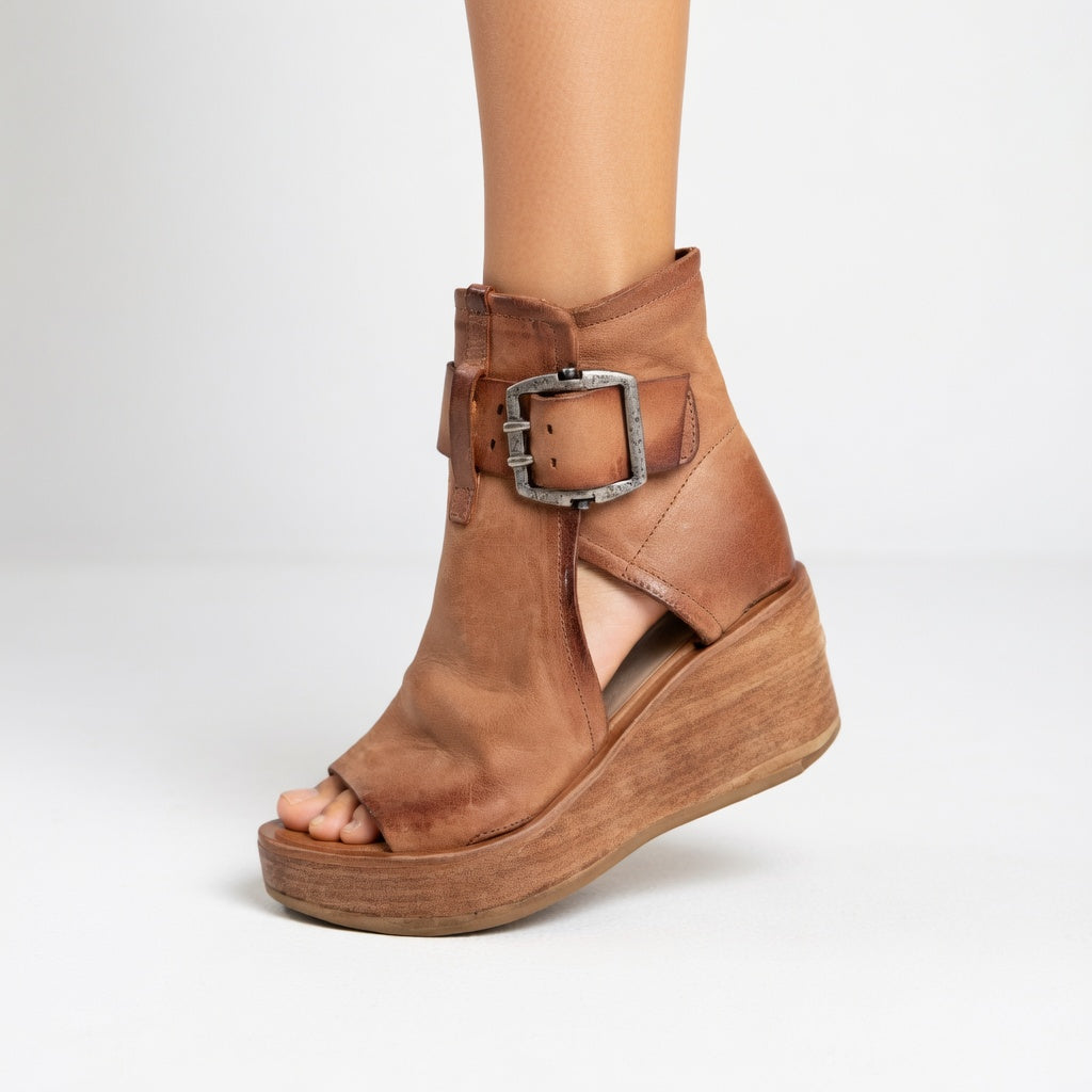 Bożena | Eleganckie sandały na koturnie