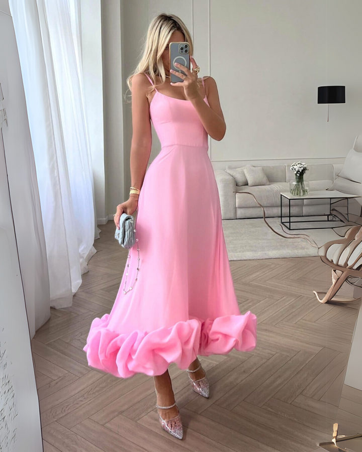 Elegancka sukienka z motywem zwierzęcym