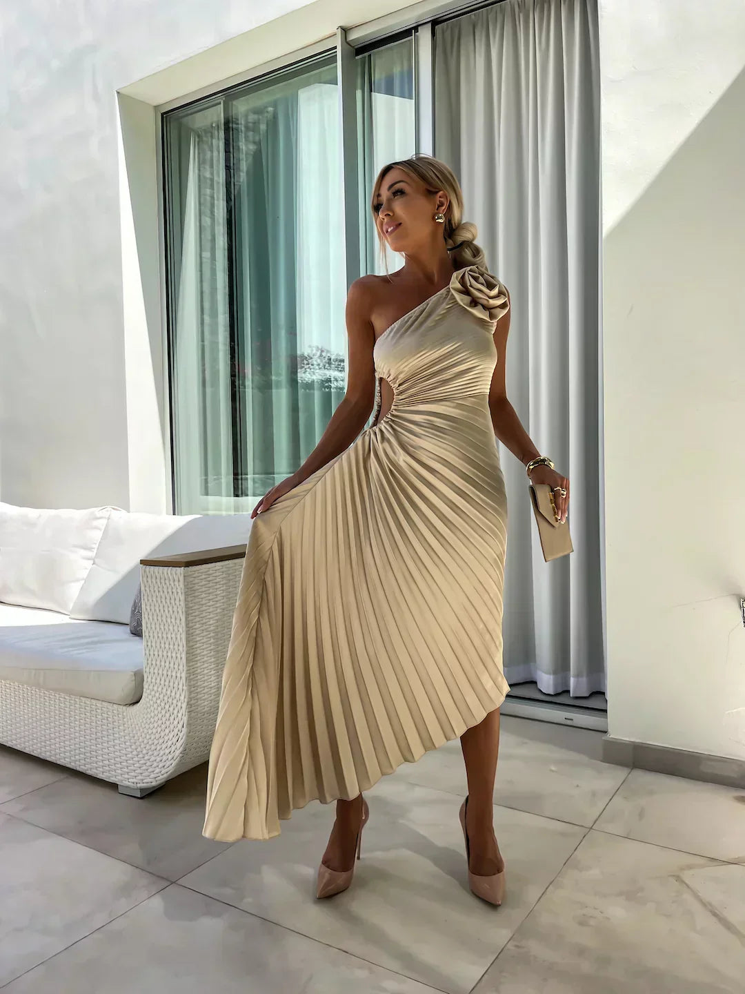 Eya™ | Elegancka maxi sukienka na jedno ramię z kwiatowym wzorem